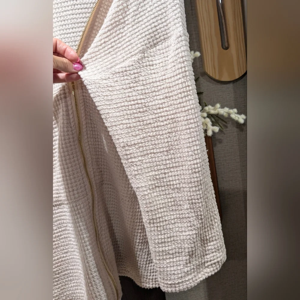 CAUGHT YOU LOOKIN SIDE SLIT THERMAL ZIP UP - Picture 4 of 8